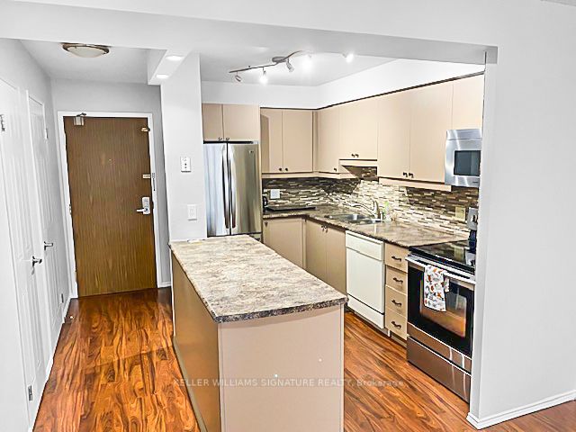 1110 Walden Circ, #208