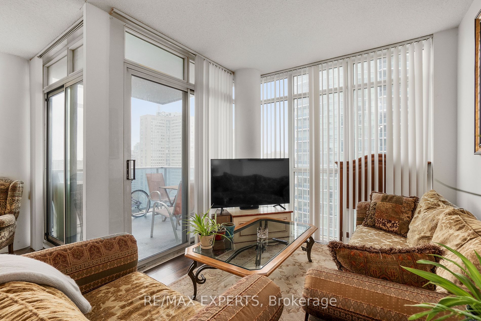 90 Absolute Ave, #1706