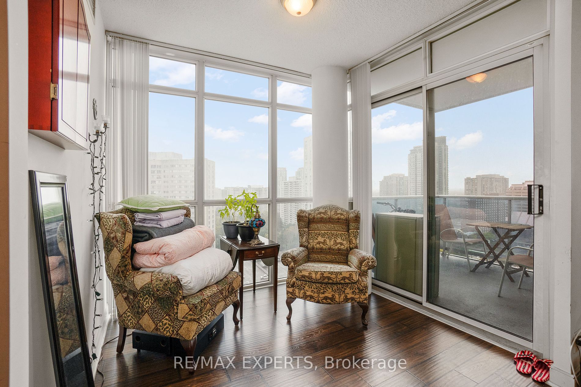 90 Absolute Ave, #1706