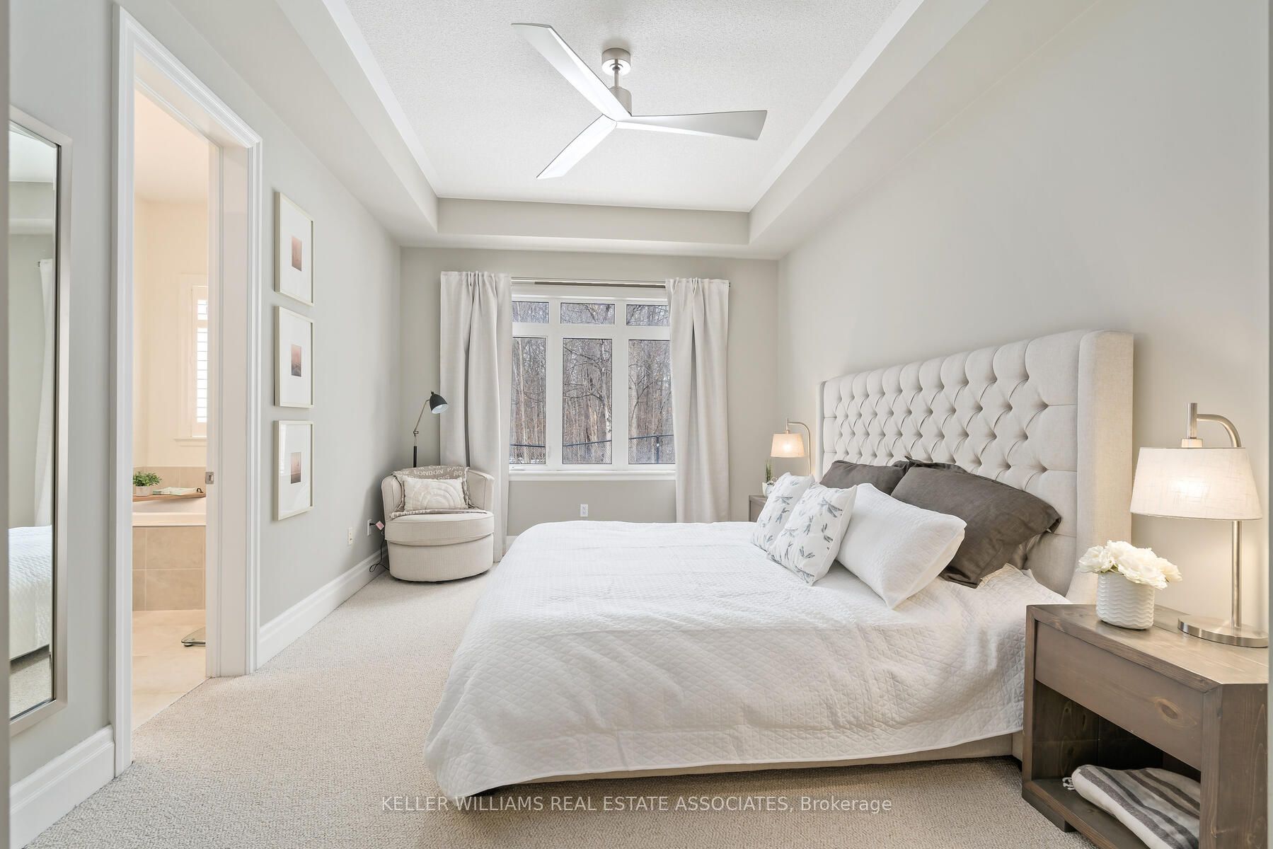 9 Lookout Crt