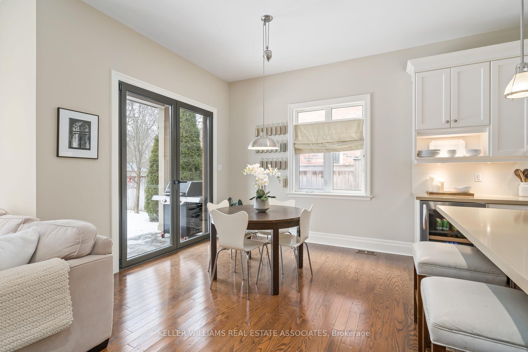 9 Lookout Crt