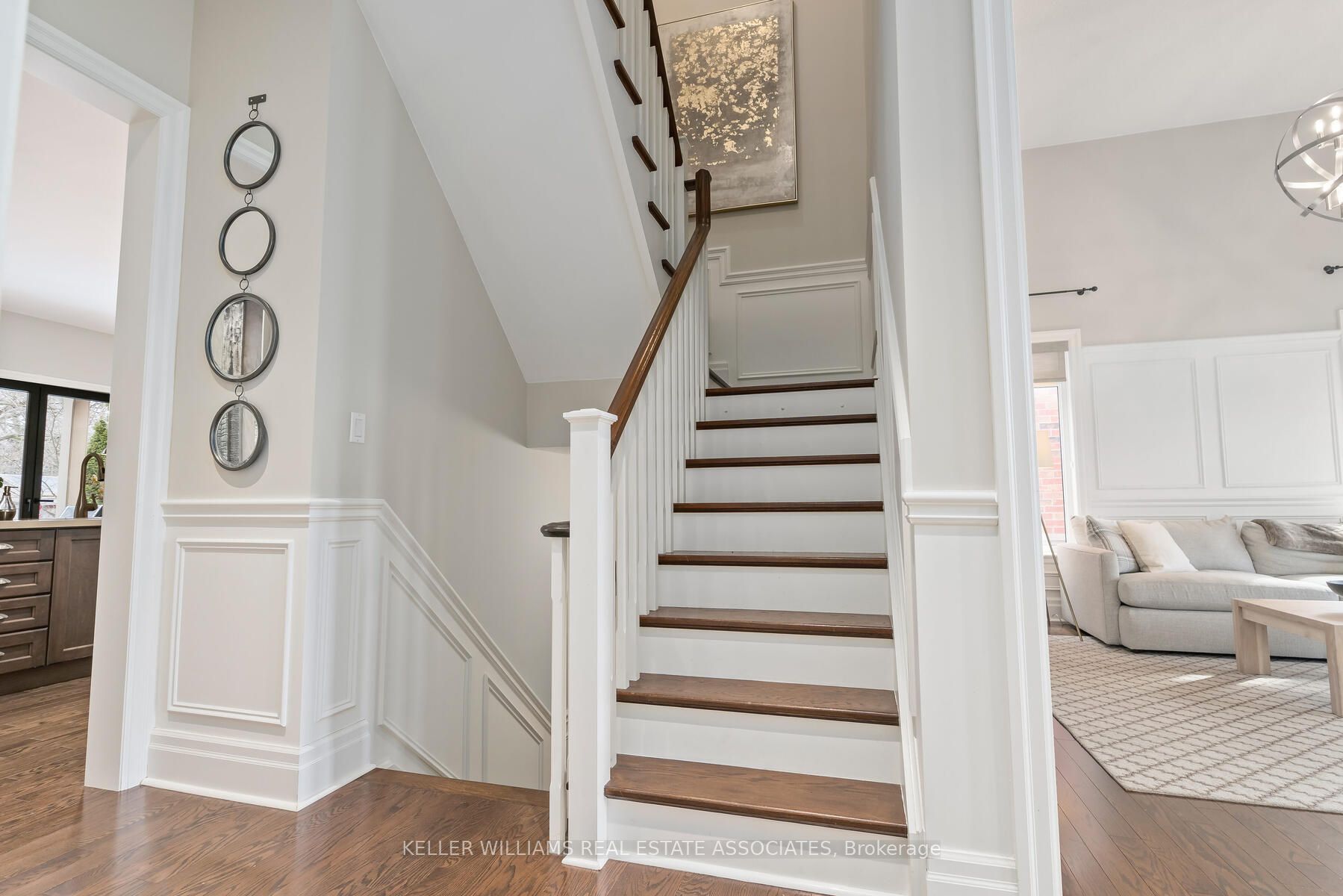9 Lookout Crt