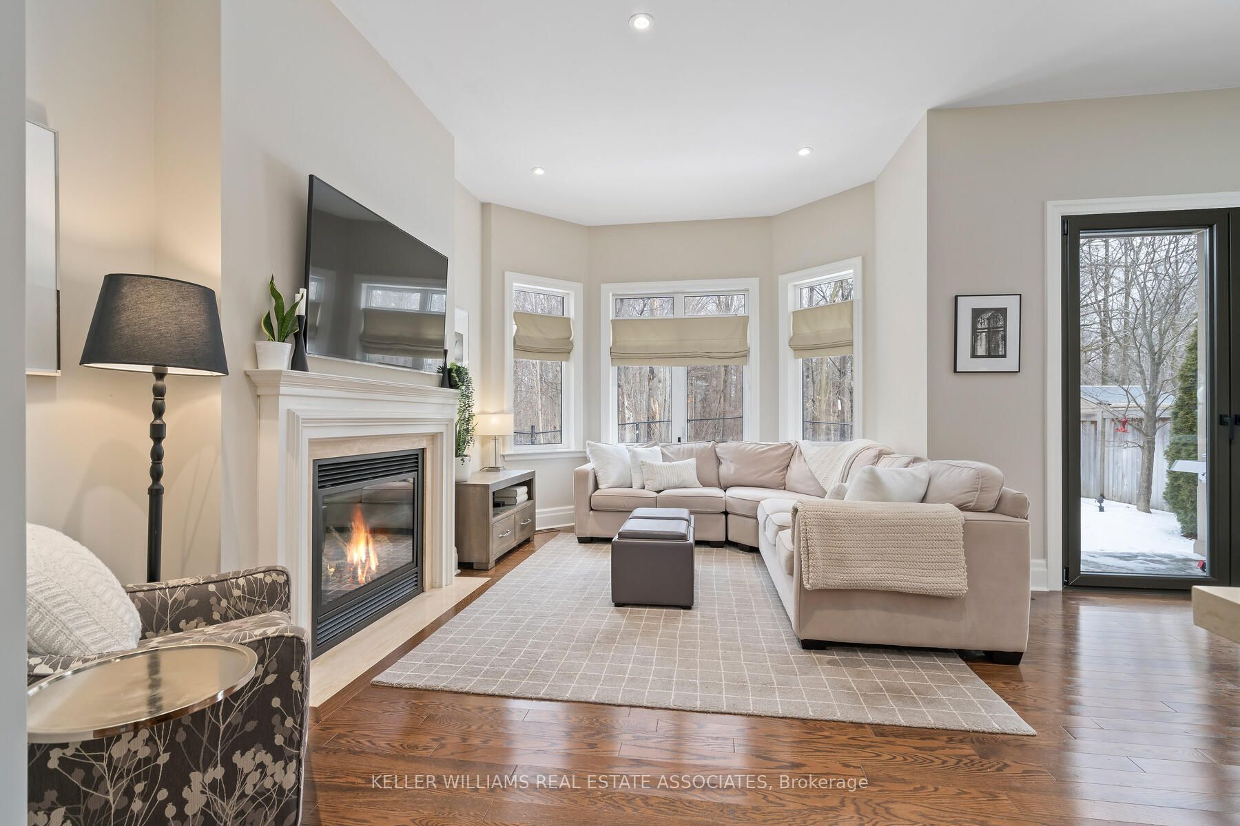 9 Lookout Crt