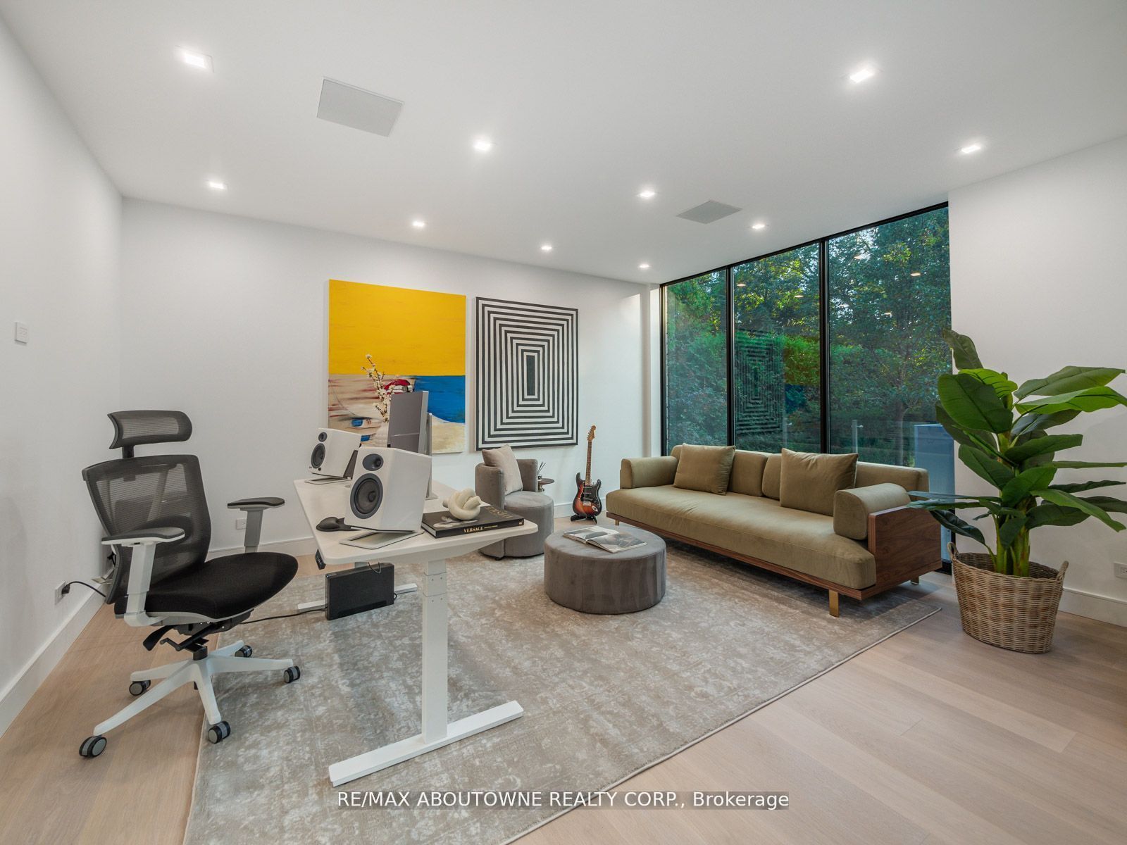 210 Chartwell Road