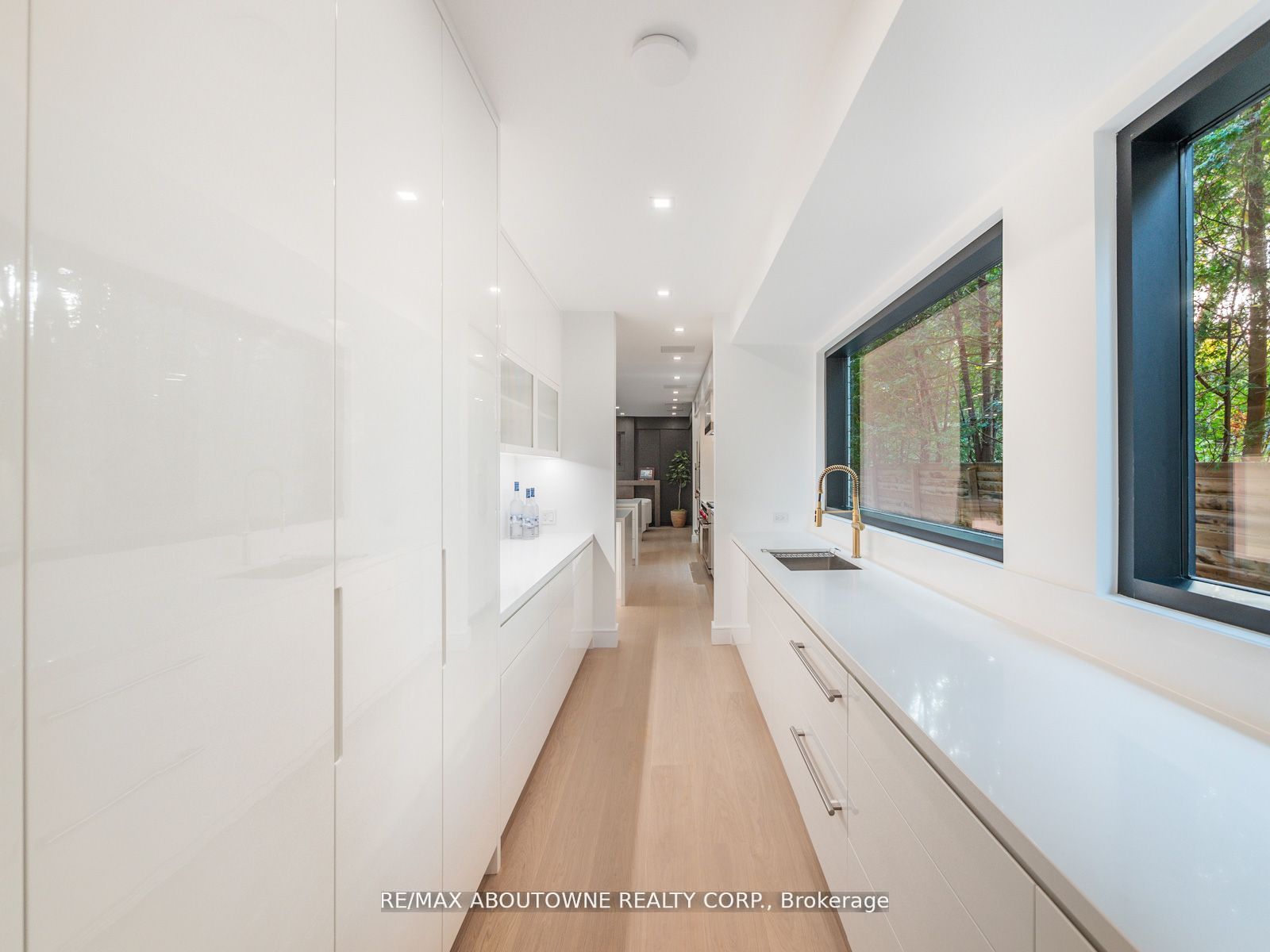 210 Chartwell Road