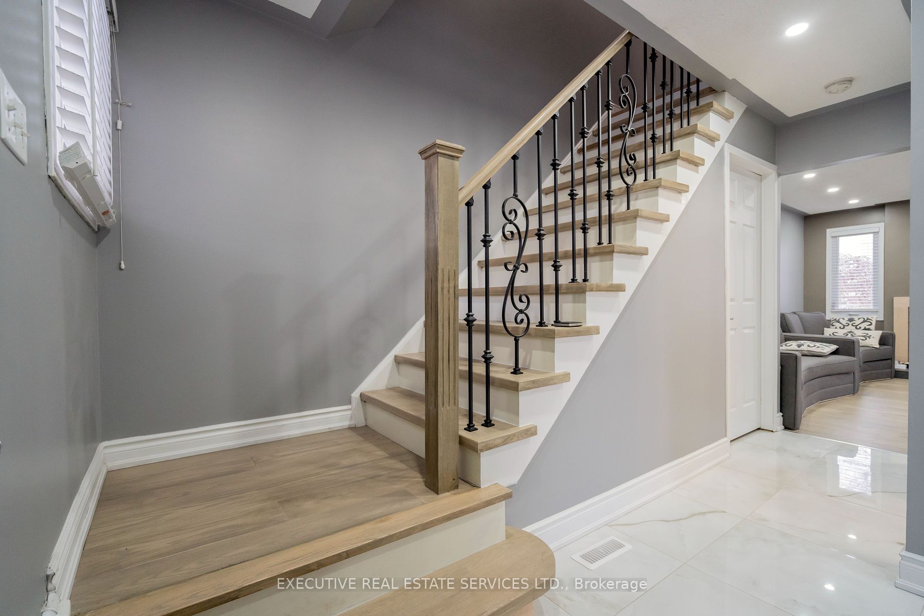 62 Bramhall Circ