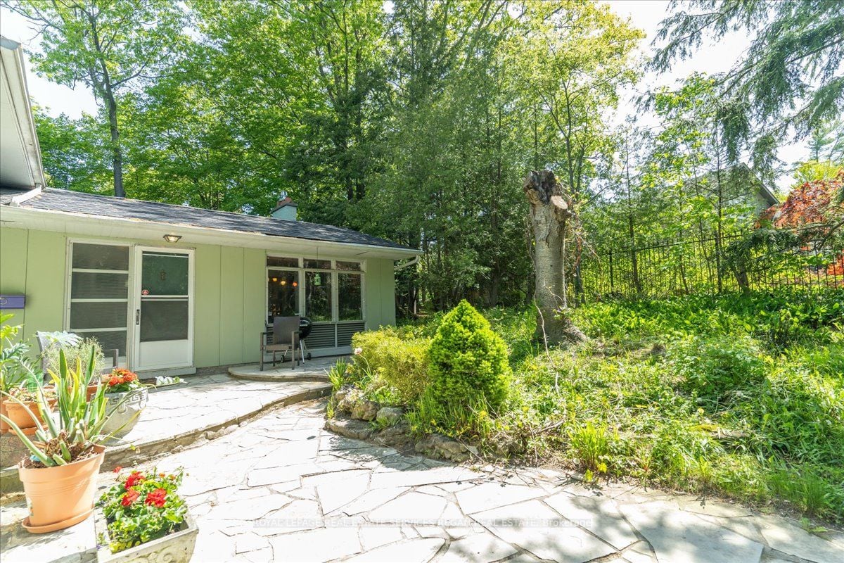 757 Meadow Wood Rd
