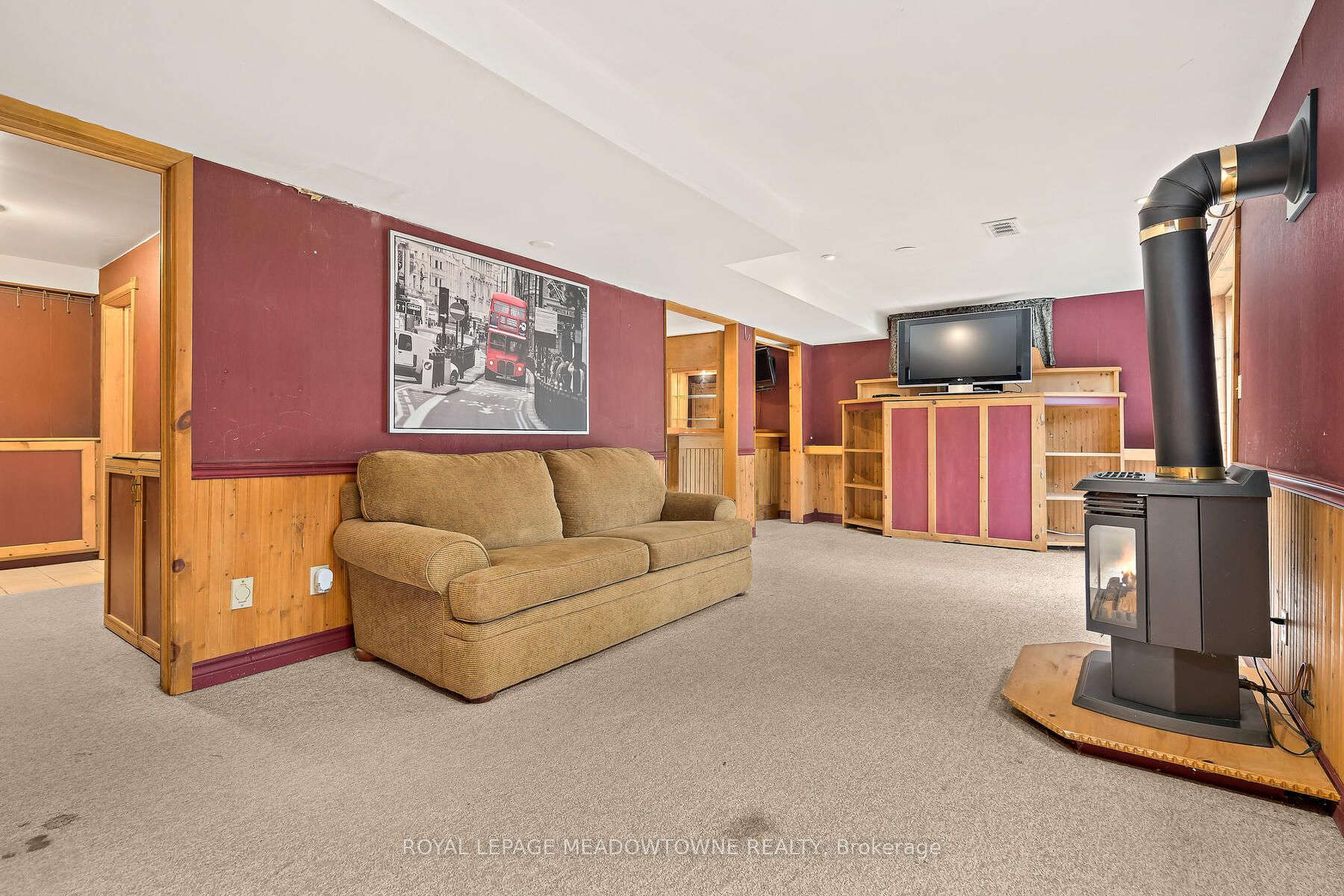 144 Main St S