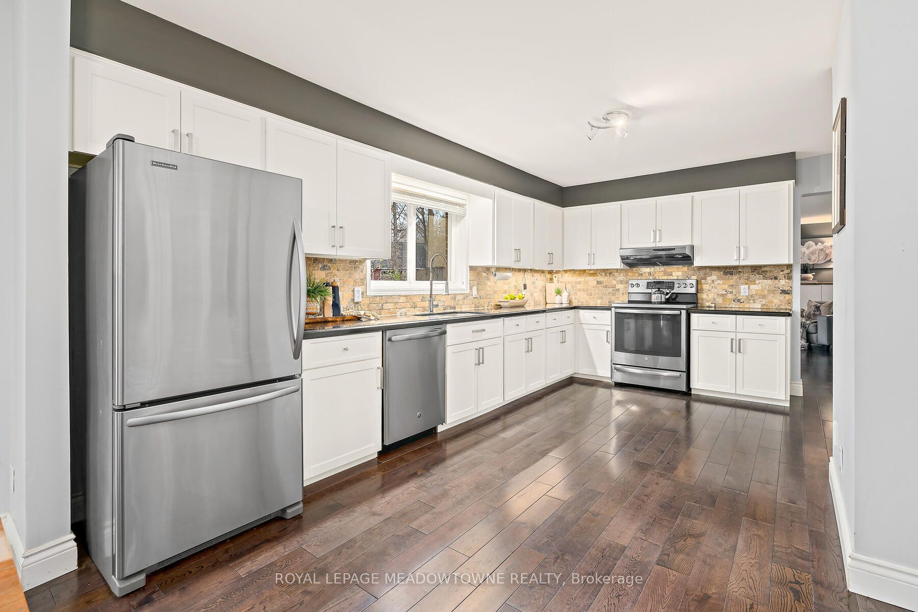 144 Main St S