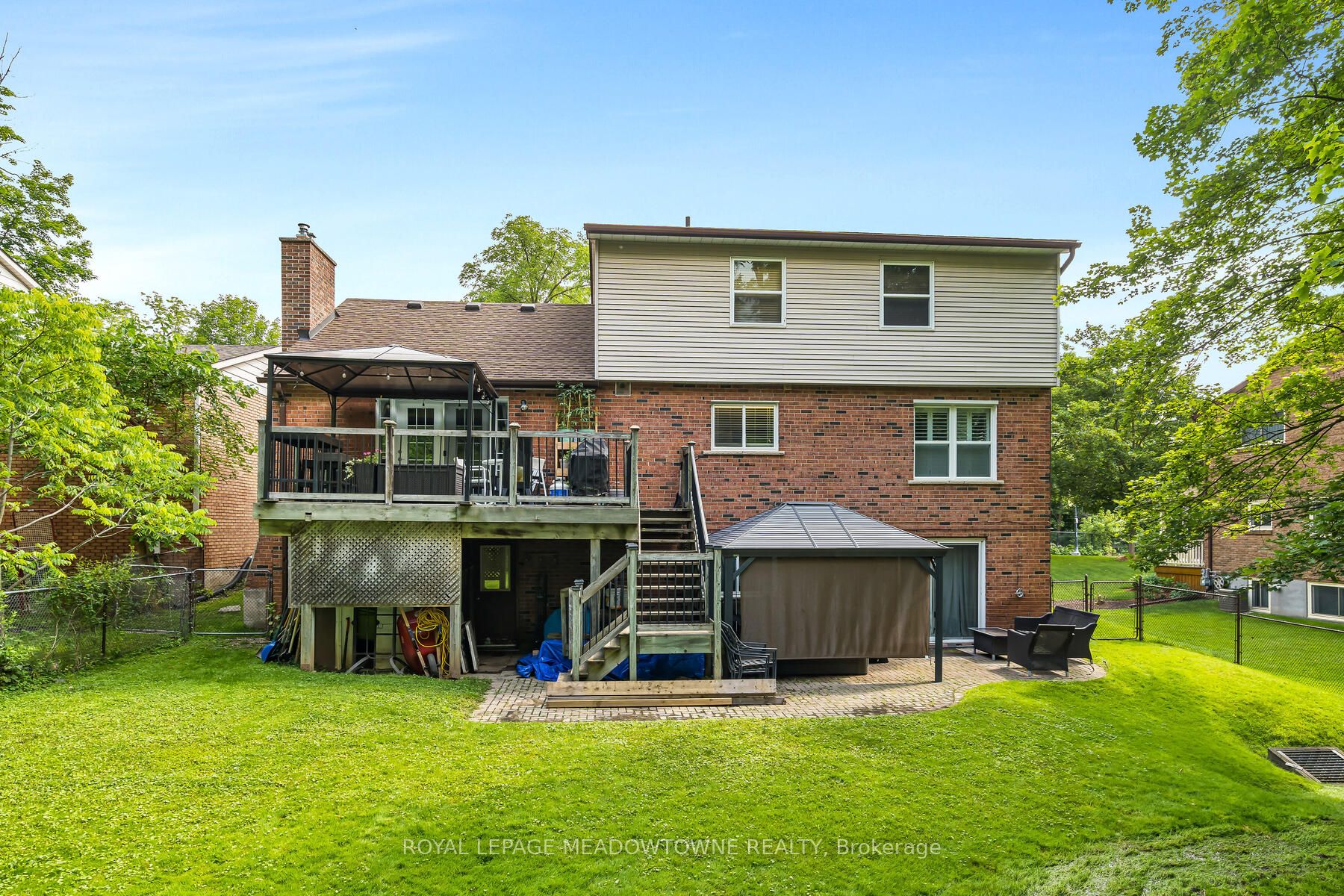 144 Main St S