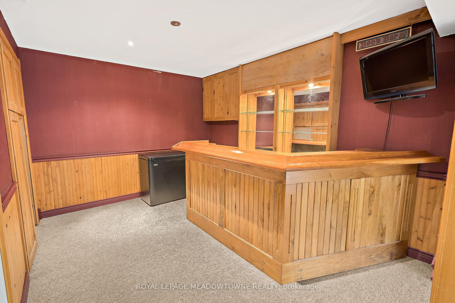 144 Main St S