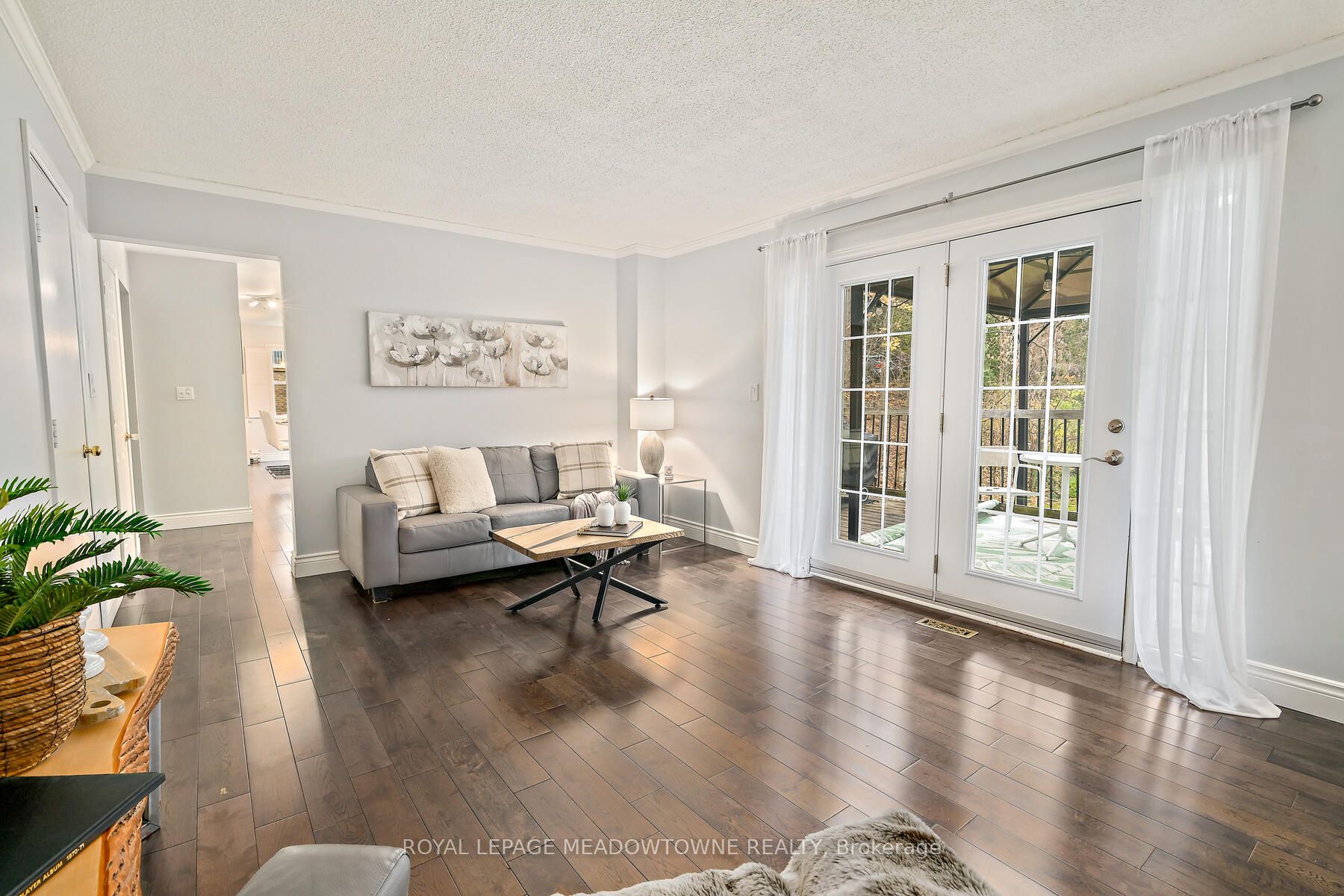 144 Main St S