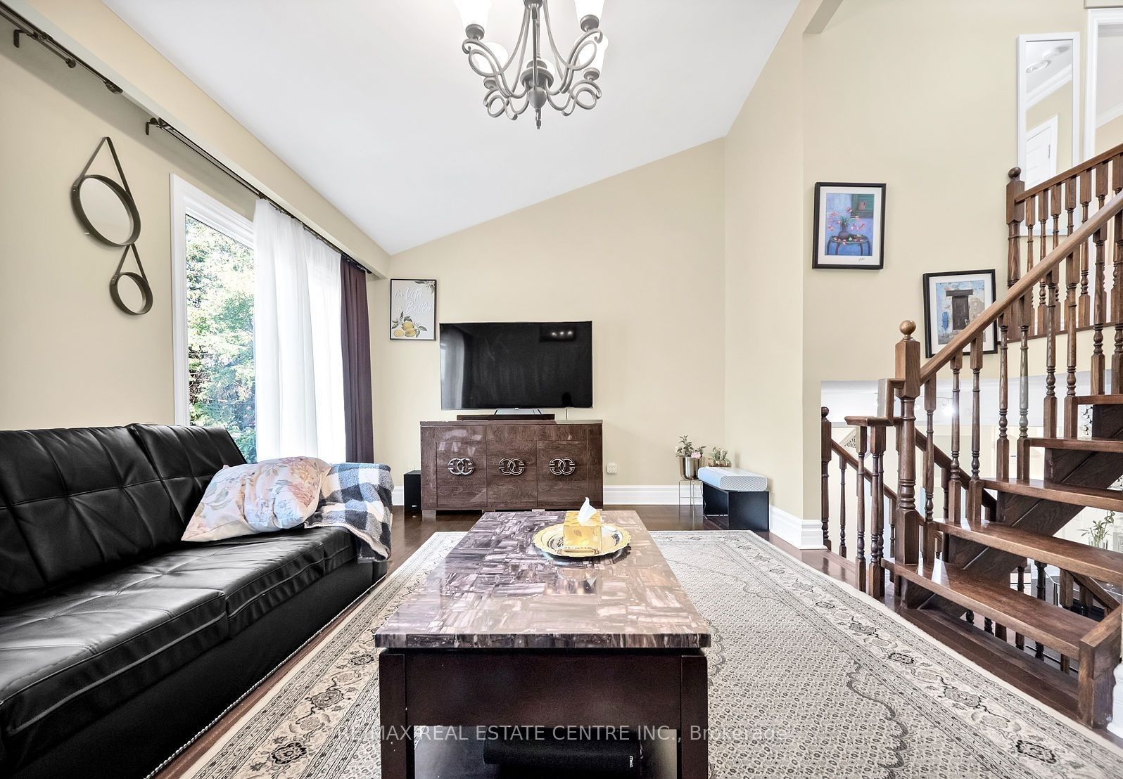 11 Hinchley Wood Grve