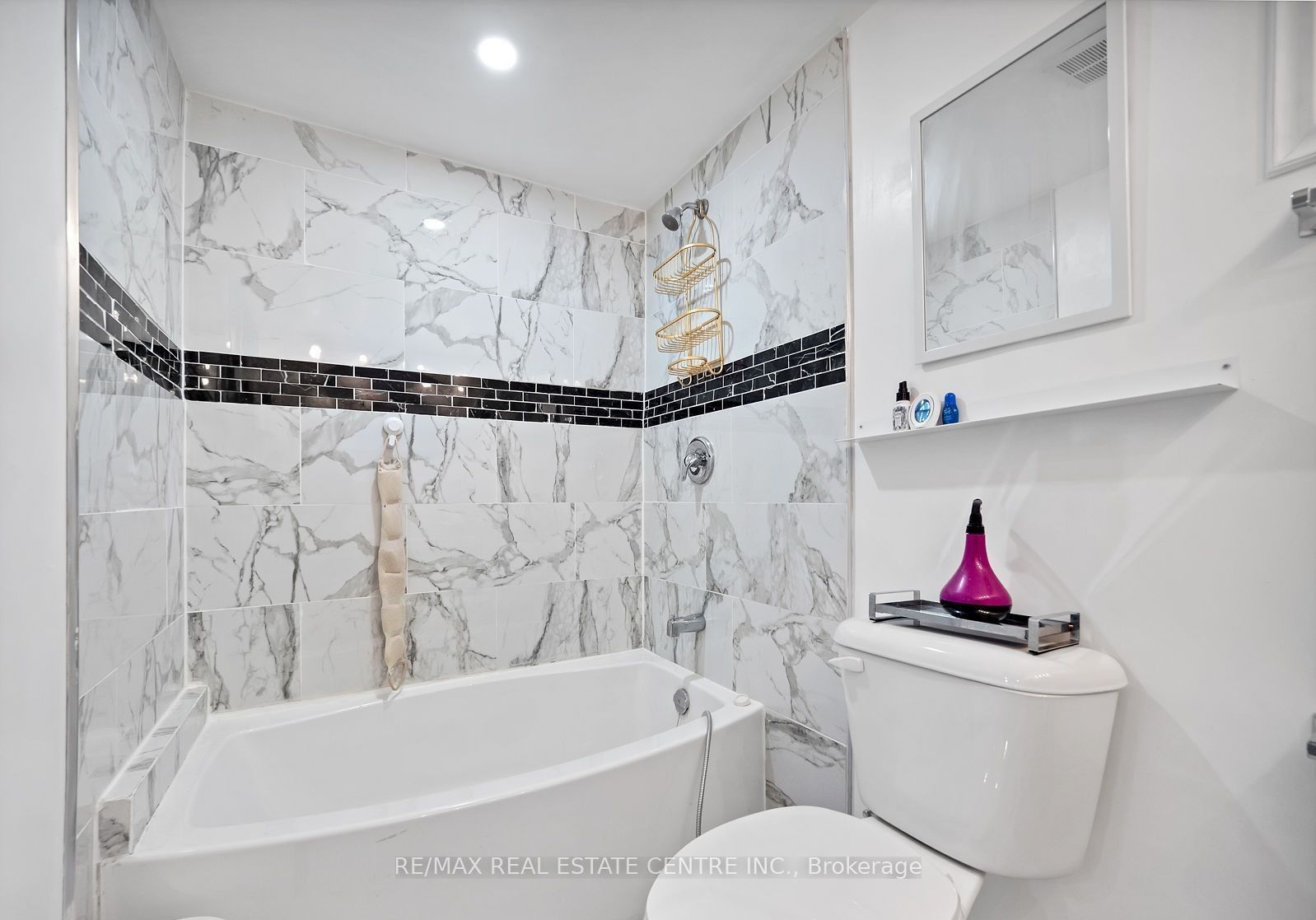 11 Hinchley Wood Grve