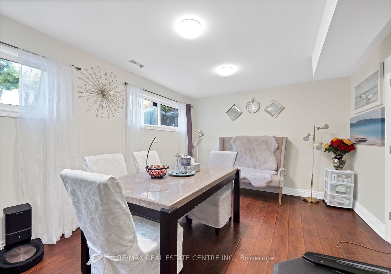 11 Hinchley Wood Grve