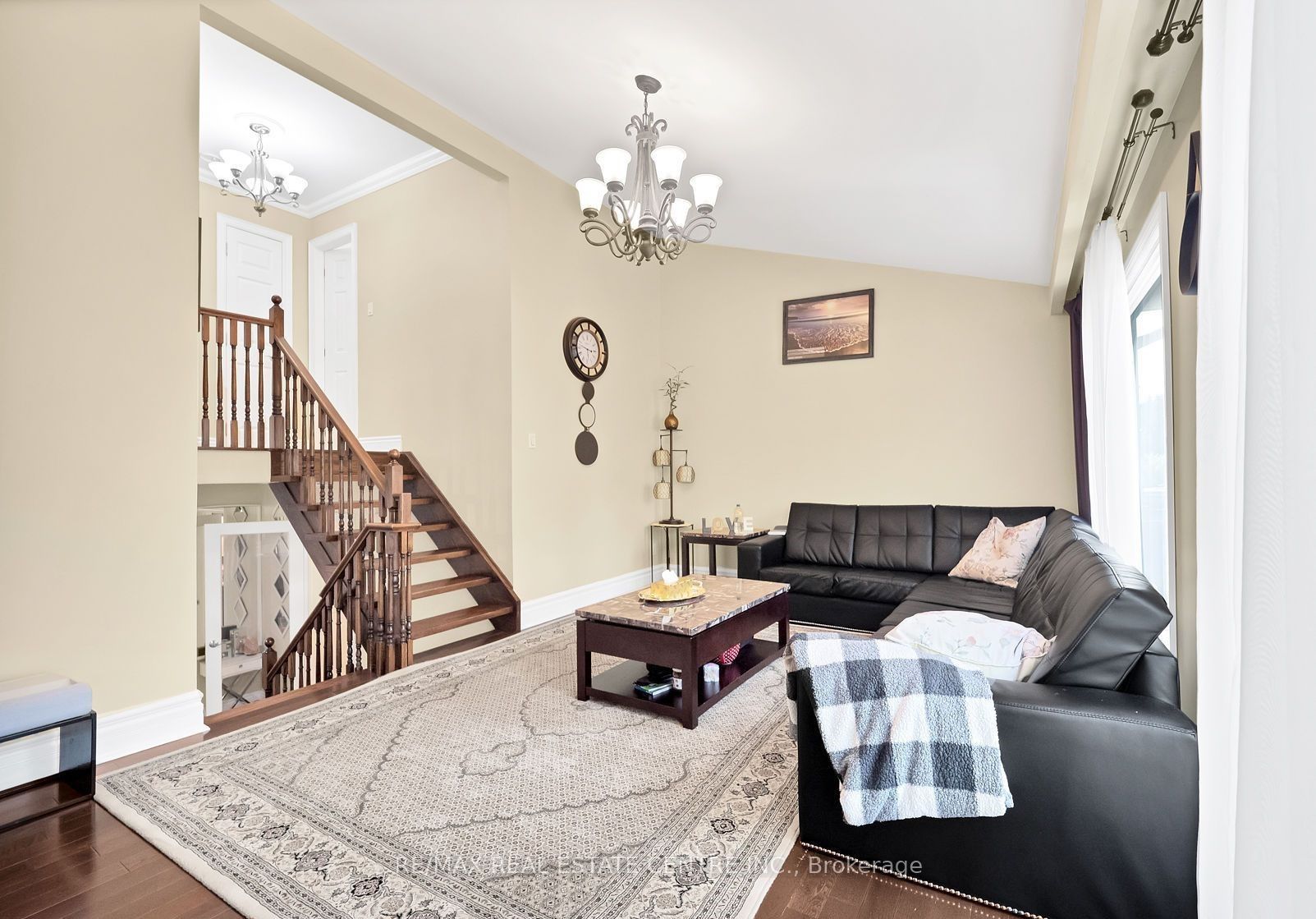 11 Hinchley Wood Grve