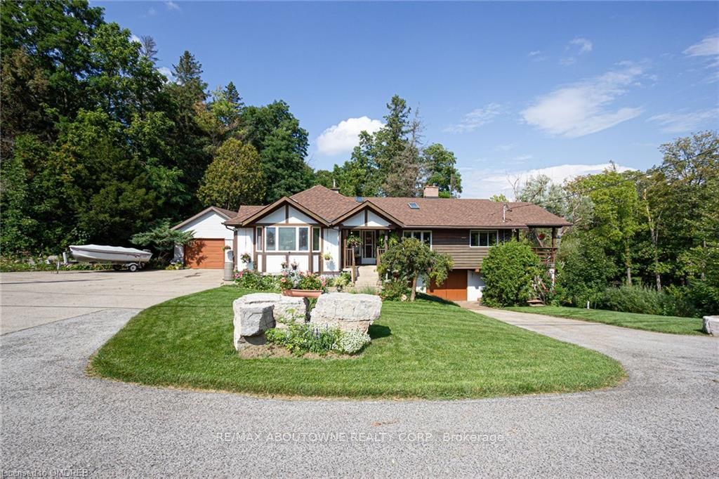 7095 Guelph Line