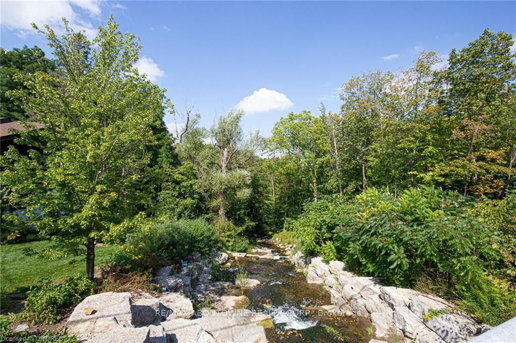 7095 Guelph Line