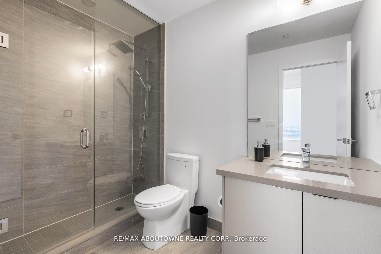 297 Oak Walk Dr, #808