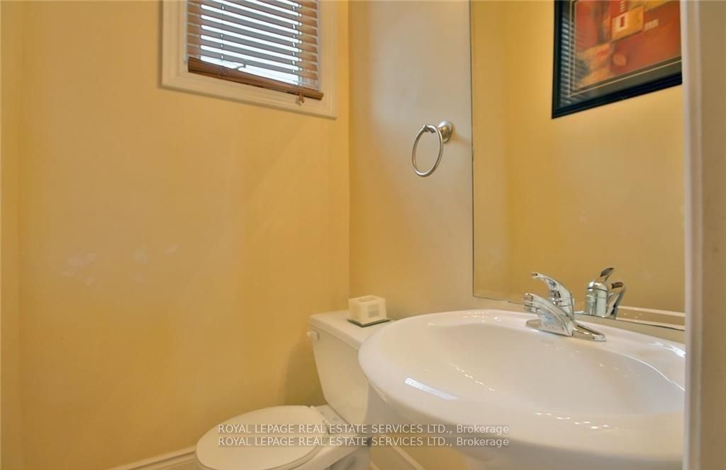 116 Bronte Rd