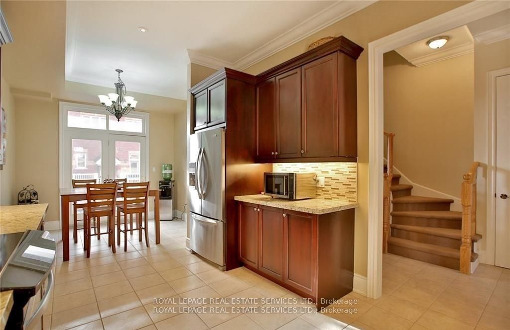 116 Bronte Rd