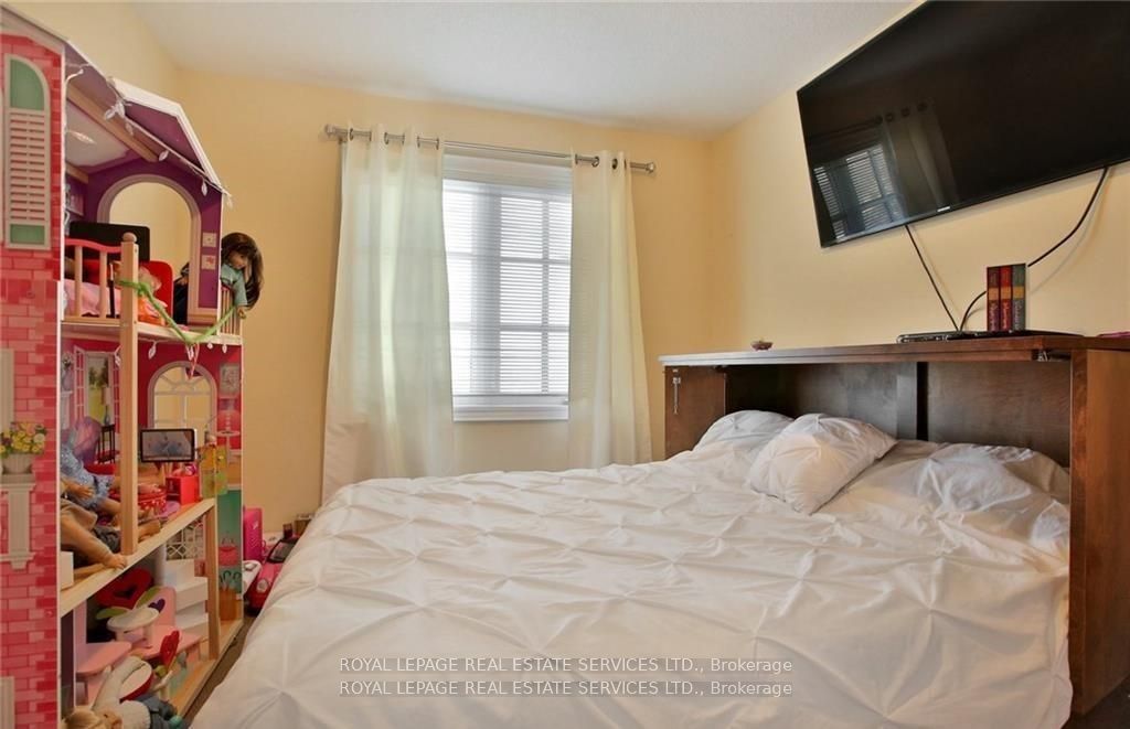 116 Bronte Rd