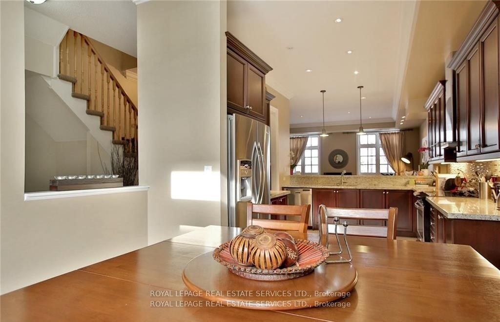 116 Bronte Rd
