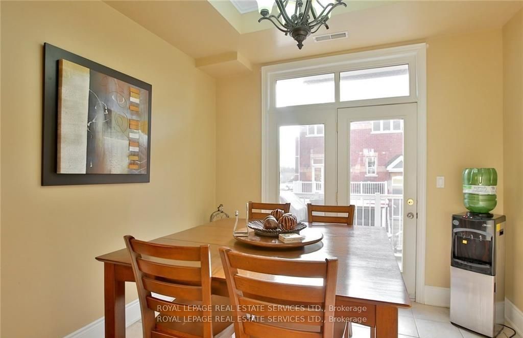 116 Bronte Rd