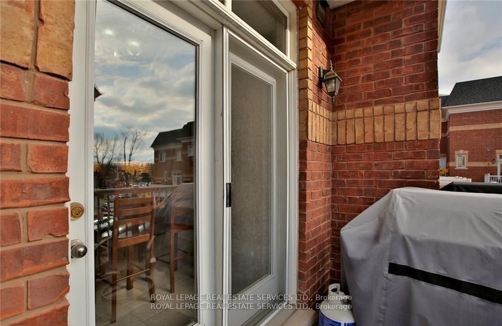 116 Bronte Rd