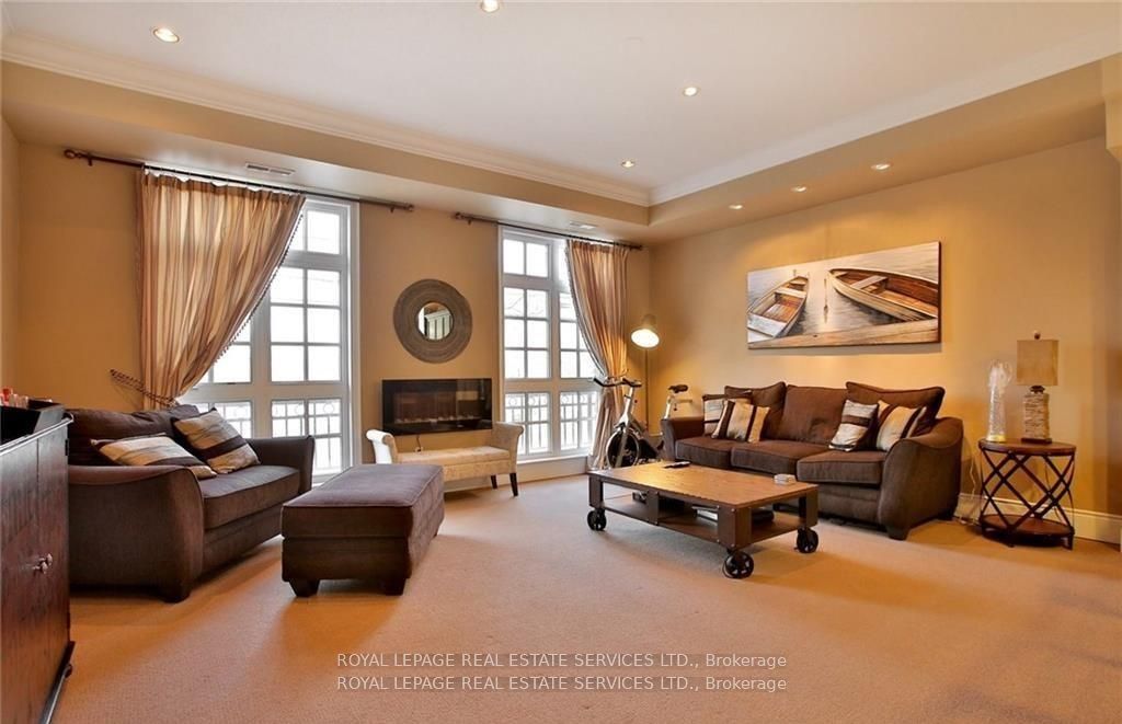 116 Bronte Rd
