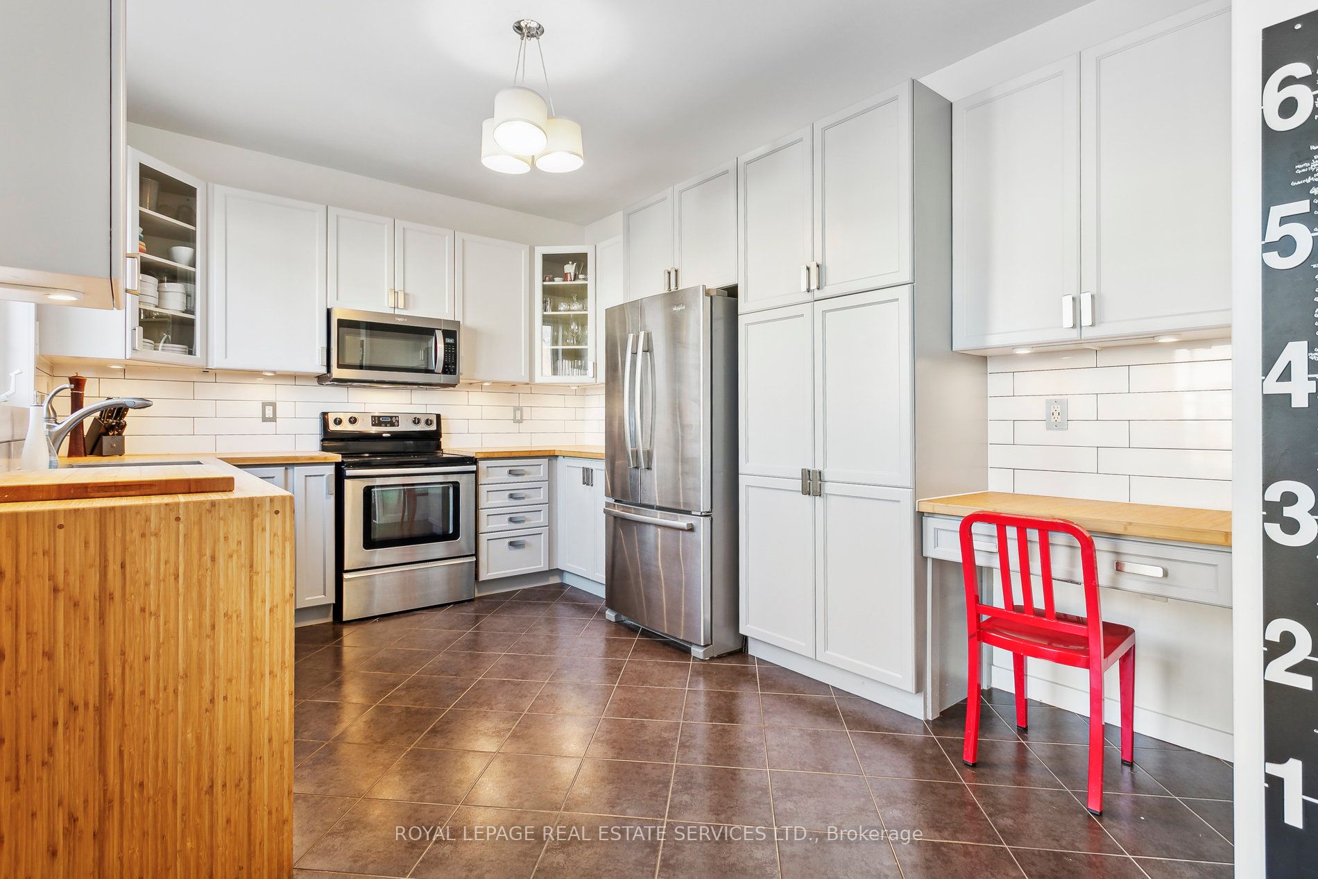917 Mctrach Cres