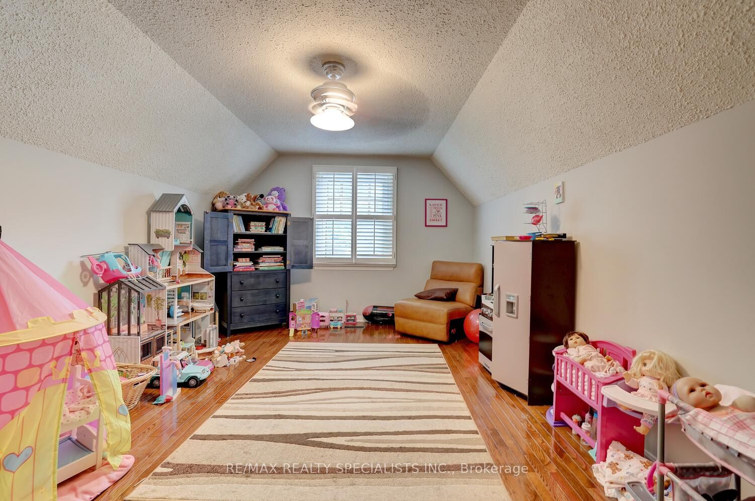 1270 Rose Crt