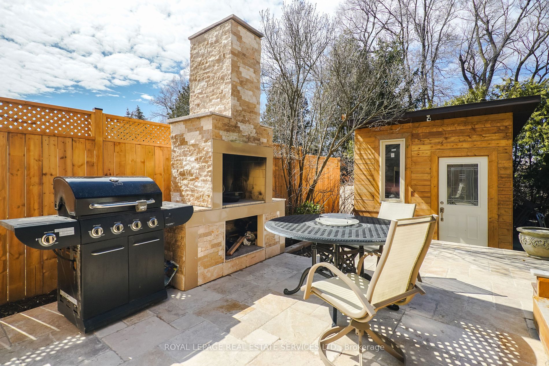 1211 Pinegrove Road
