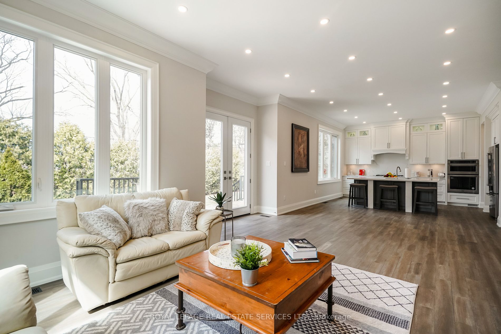 1211 Pinegrove Road