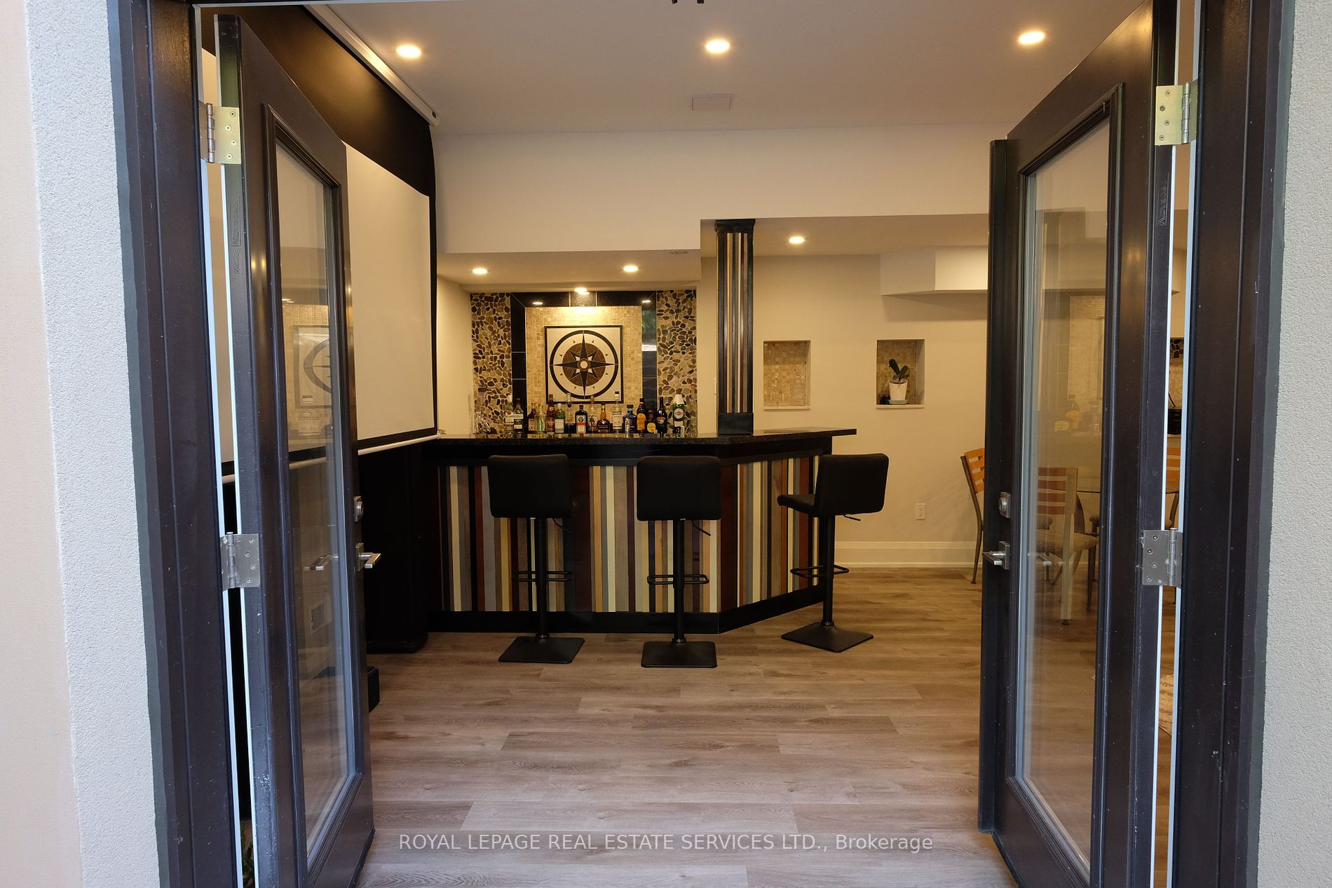 1211 Pinegrove Road