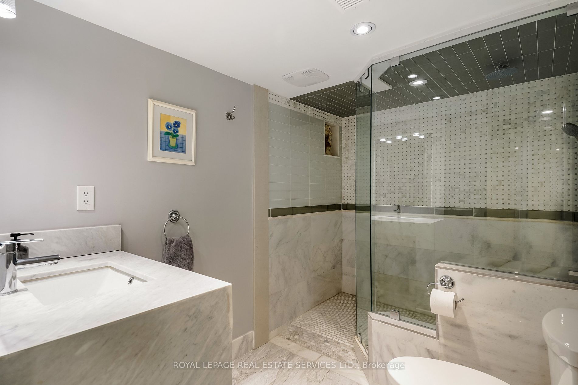 1211 Pinegrove Road