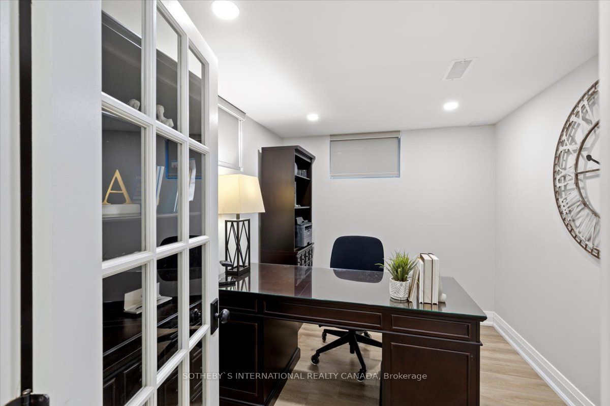 7 Kenning Place