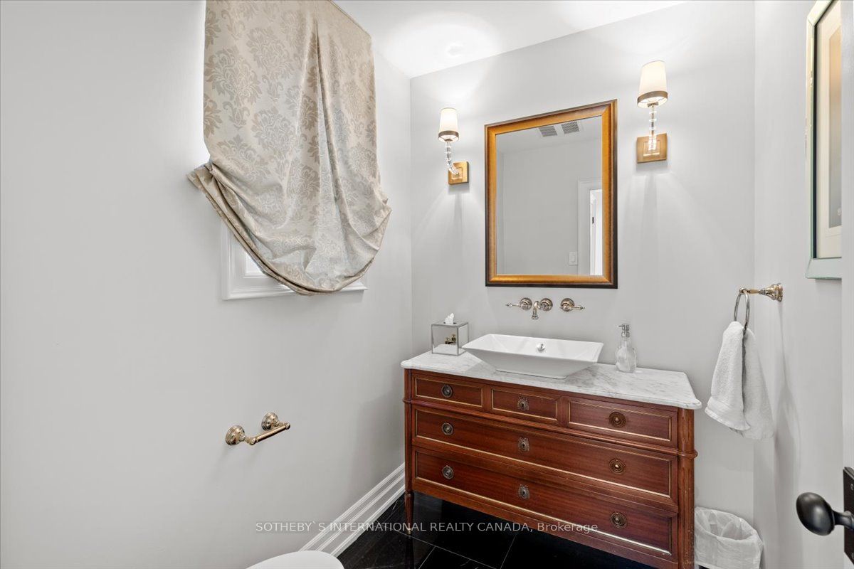 7 Kenning Place