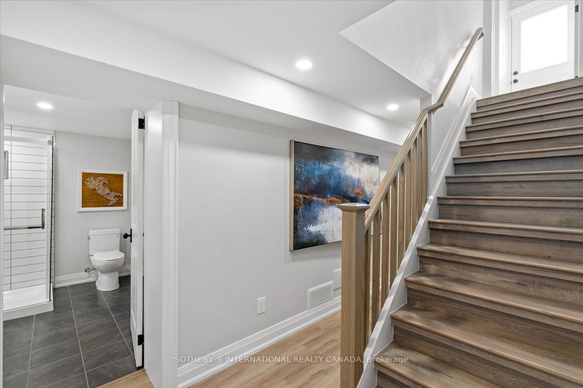 7 Kenning Place