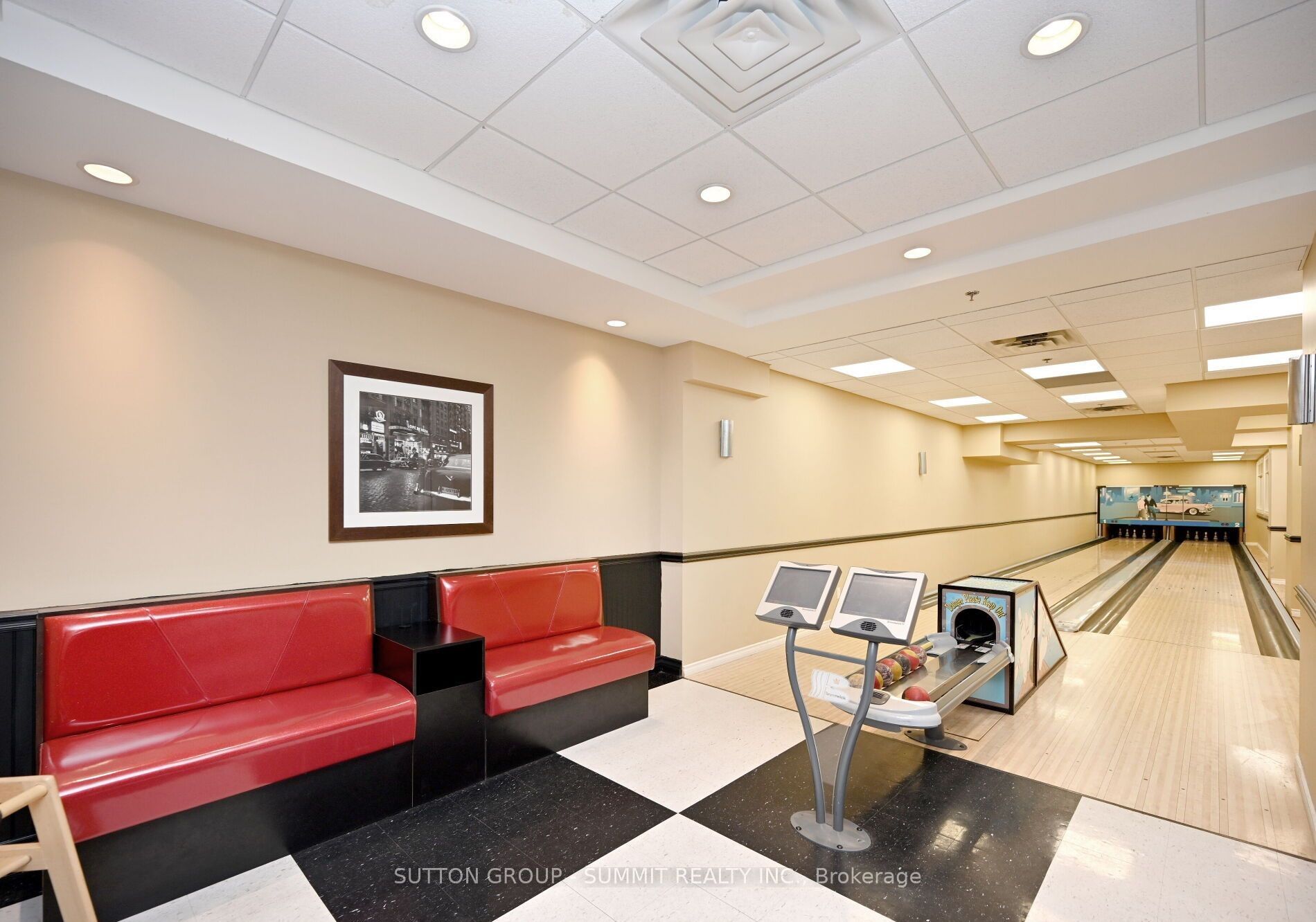 810 Scollard Court, #701