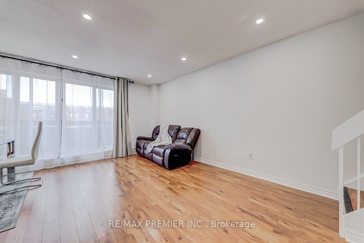10 Eddystone Ave, #268