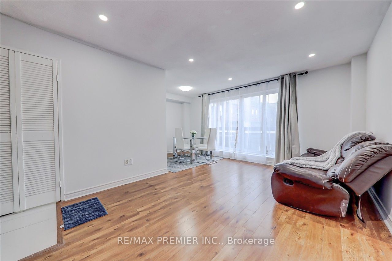 10 Eddystone Ave, #268