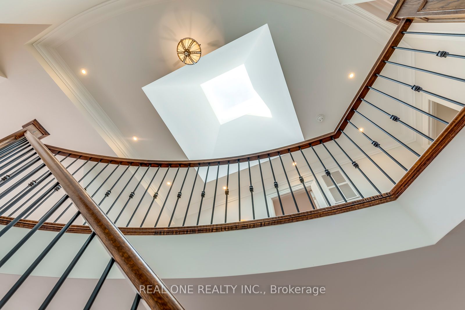332 Sawyer Rd