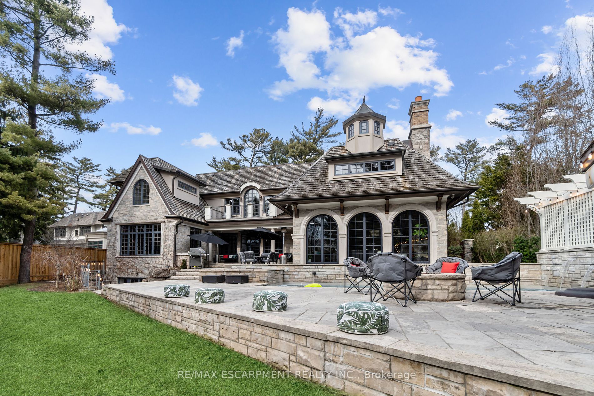 1476 Carmen Drive