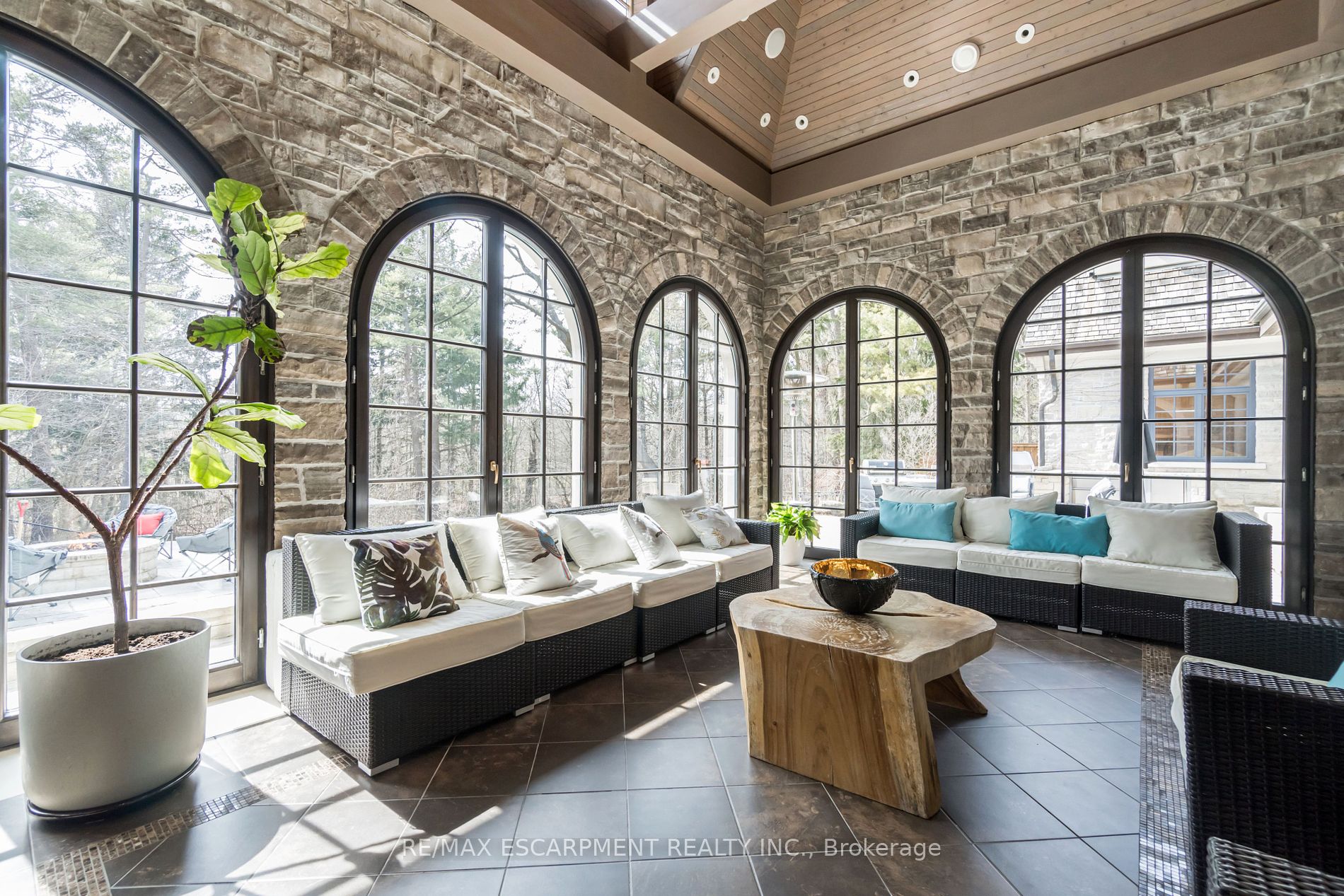 1476 Carmen Drive