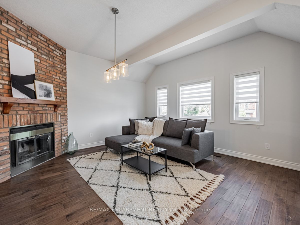 1312 Saddler Circ
