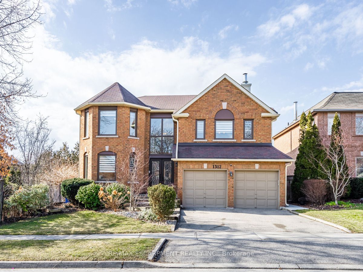 1312 Saddler Circ
