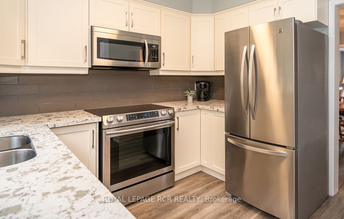 203 Walsh Cres