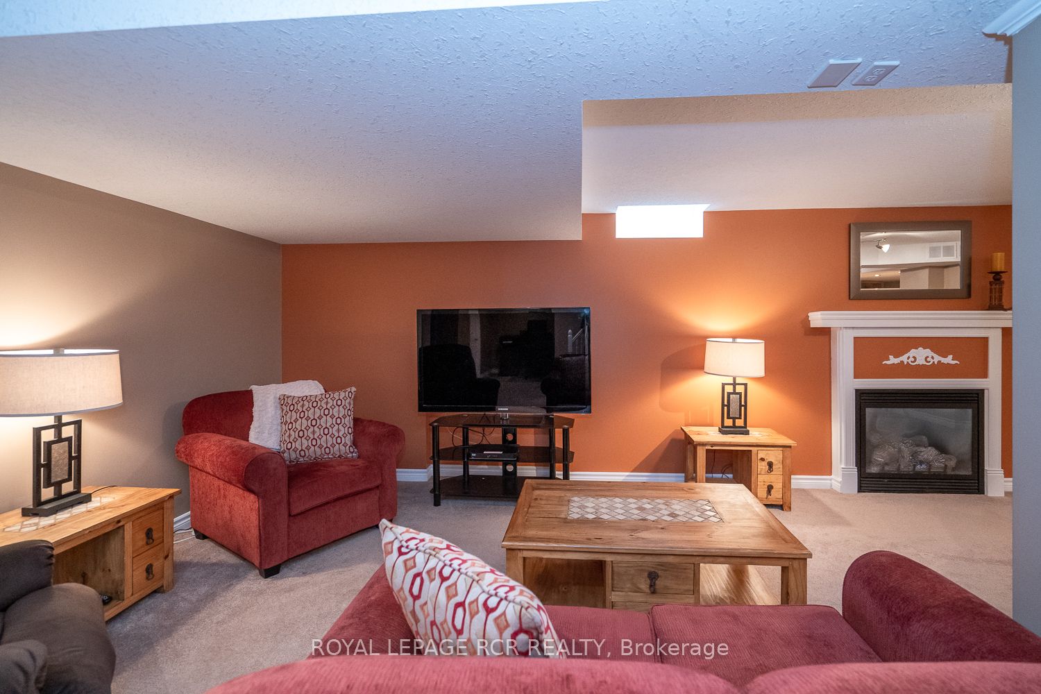 203 Walsh Cres
