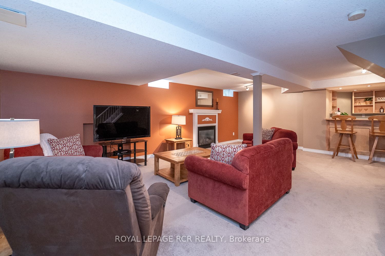 203 Walsh Cres
